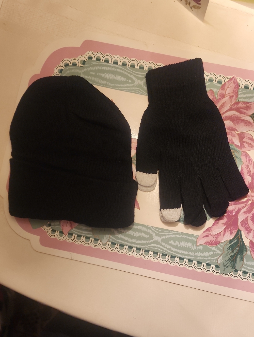 2 Pieces unisex Knitted Hat And Soft Touch Screen Gloves, Warm Winter Gifts For
